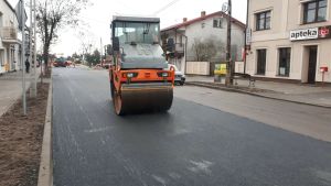 Układanie noweg asfaltu