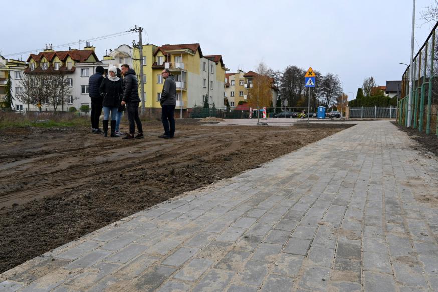 Odbiór chodnika przy ul. Różanej w Lubiczu Dolnym